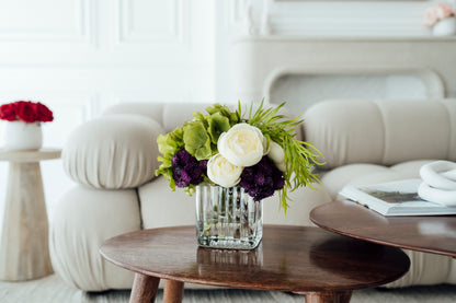 Sedum Mixed of Ranunculus and Hydrangea